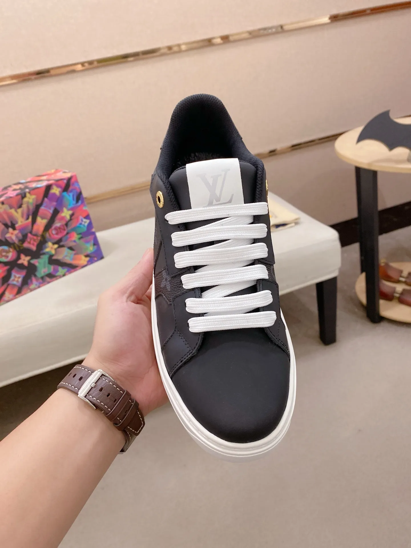 Men's shoes💰: 540💰(Niuli: full package) louis vuitton (Louis Vuitton/lv) top 🔍🔍 new models are on sale at the same time at the counter. The upper 🇮🇹 is imported from Italy, first-layer cowhide, and the lining is fully imported cowhide. 💪💪, completely 1⃣️ to 1 ⃣️Re-engraved🇮🇹💪💪, ⚠Sole: The original sole is specially provided by the original factory, the exclusive movable molded sole is super comfortable, ⚠The original factory follows the order, 🔍🔍high quality, you can enter and exit the counter at will, welcome to compare⚠. Code number:38-44